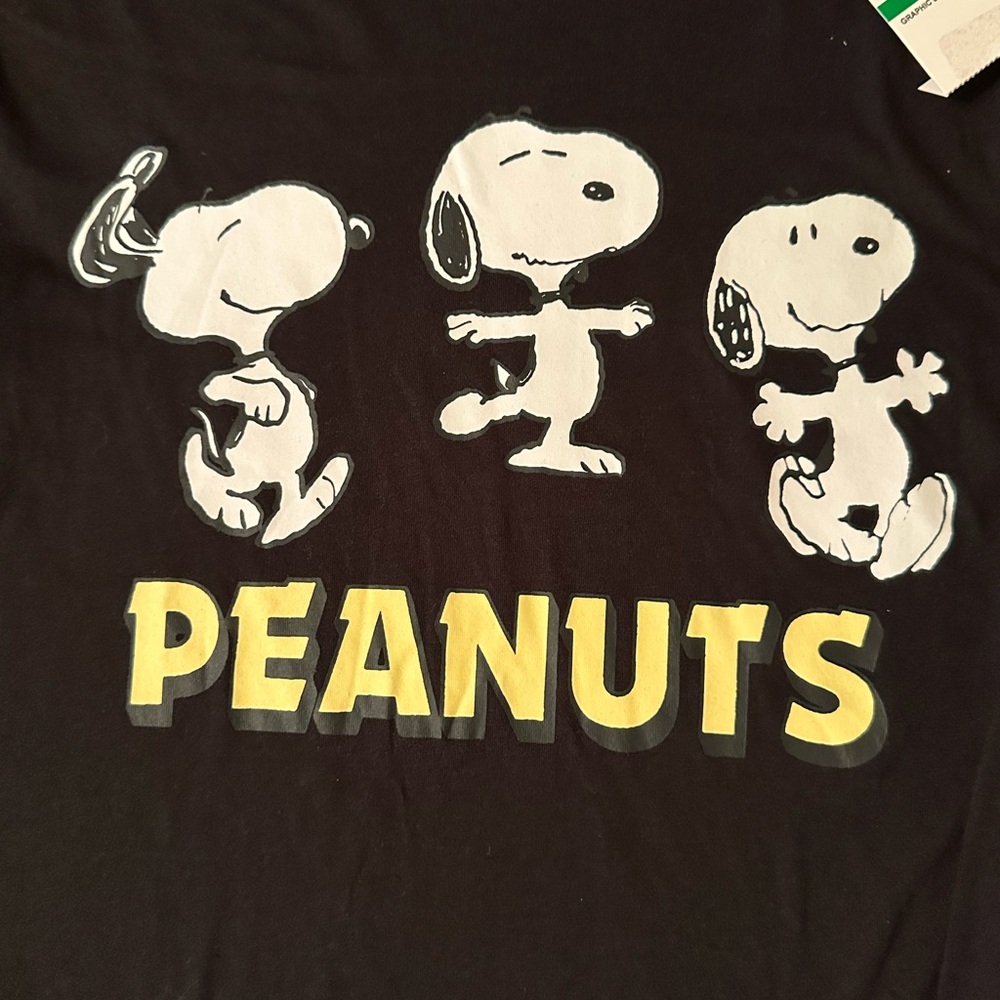 NWT Peanuts / Snoopy Black Crop Top Size Large 🖤